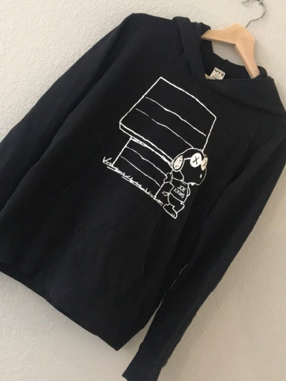 Uniqlo x Kaws Snoopy Hoodie M
